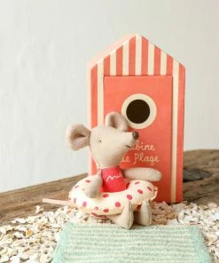 Maileg Beach Mice - Little Sister In Cabin De Plage Toy