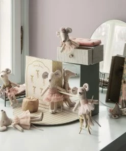 Maileg Dance Mouse In Daybed