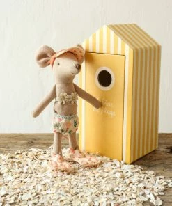 Maileg Beach Mice - Big Sister In Cabin De Plage Toy