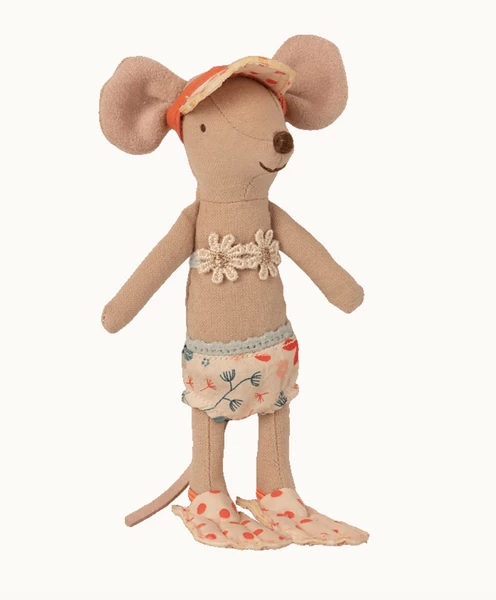 Maileg Beach Mice Big Sister in Cabin De Plage