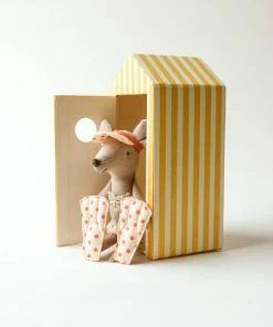Maileg Beach Mice - Big Sister In Cabin De Plage Toy