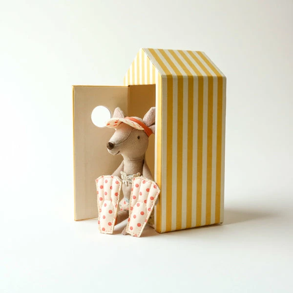 Maileg Beach Mice - Big Sister In Cabin De Plage Toy