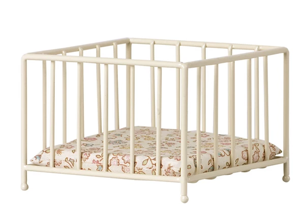 Maileg Playpen, My