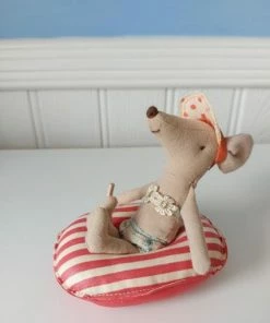 Maileg Bote De Goma Rojo Para Ratón Pequeño