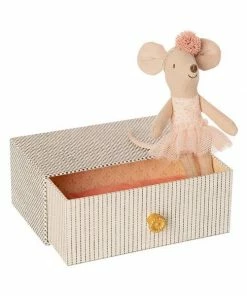 Maileg Dancing Mouse In Day Bed Little Sister