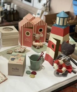 Maileg Beach Collection Sauveteur Tower With Cat Mice