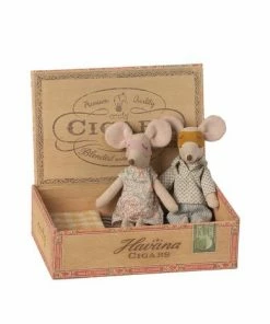 Maileg Mum Dad Mice In Cigarbox