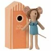 Maileg Mom Is Smiling In Her Beach Cabin Toy