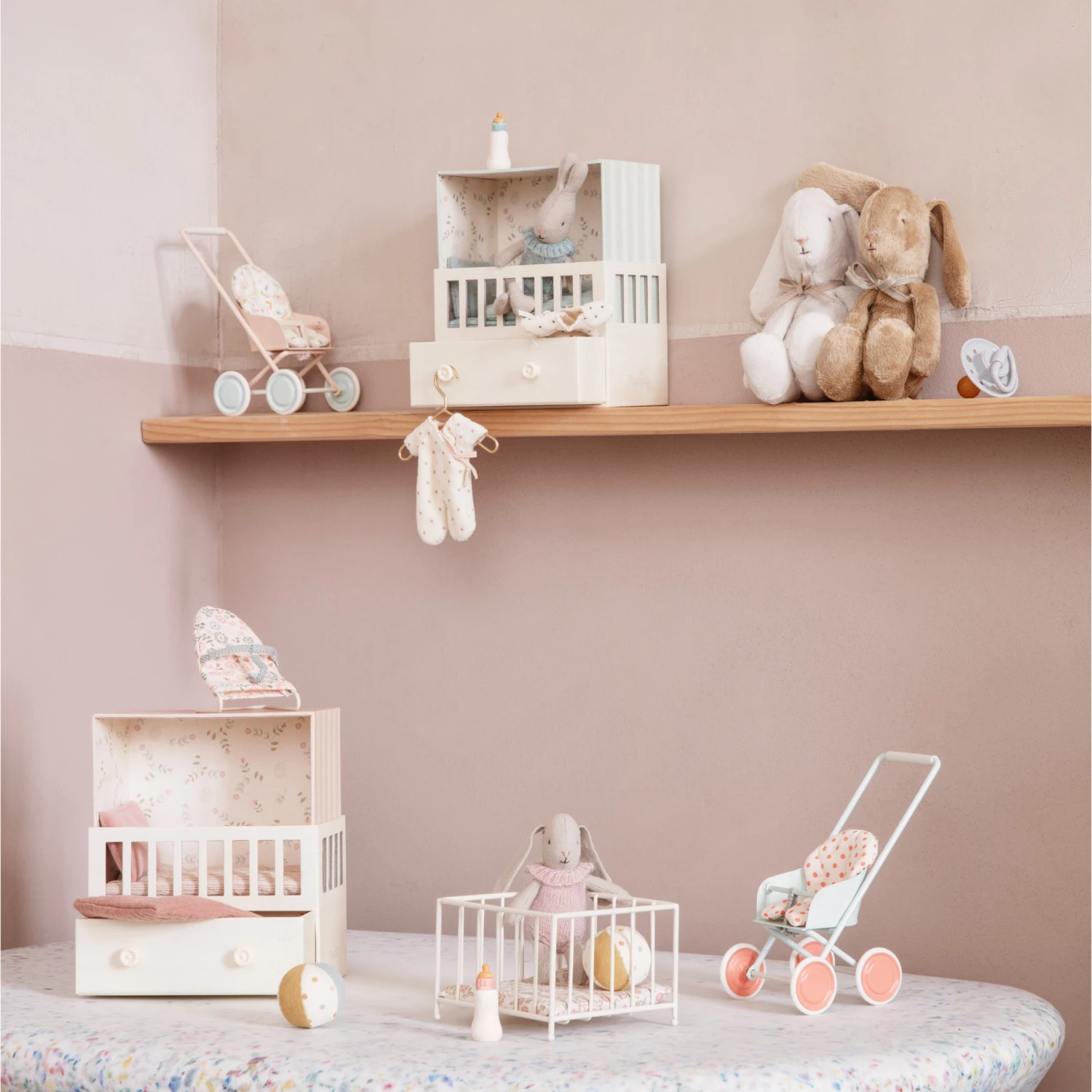 Maileg Baby Room Set with Micro Bunny - Rose Pink