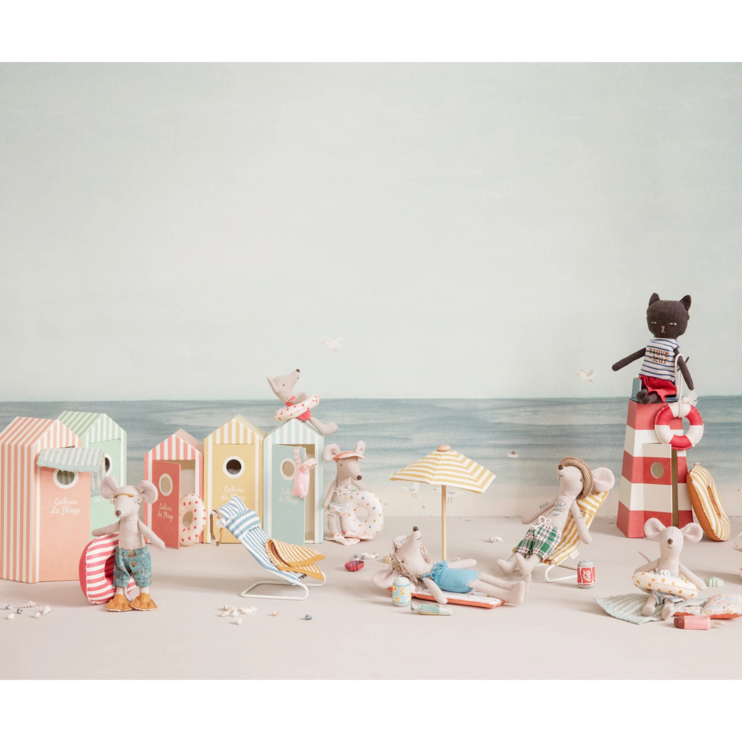 Maileg Beach Mice Little Sister in Cabin de Plage