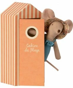 Maileg Mom Is Smiling In Her Beach Cabin Toy