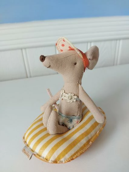 Maileg Bote De Goma Amarillo Para Ratón Pequeño