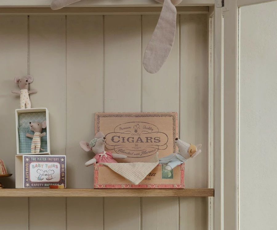 Maileg Mum Dad Mice in Cigar Box Bed