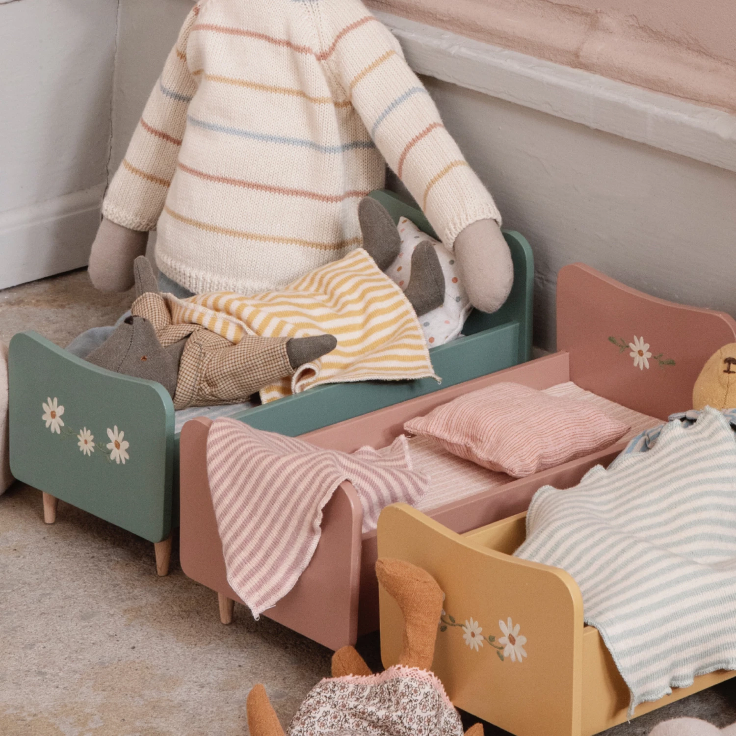 Maileg Wooden Bed - for Mini Mice and Rabbits - Rose Pink