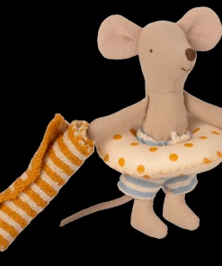 Maileg Beach Mice Little Brother in Cabin de Plage