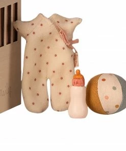 Maileg Baby Room Set with Micro Bunny - Rose Pink